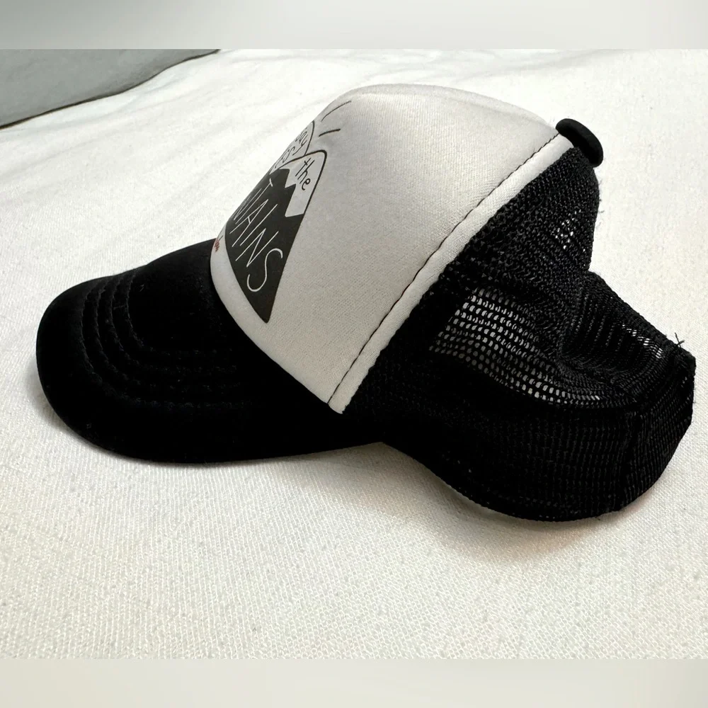 bubu | Infant “Say Yes to the Mountains” Trucker Hat | 12-18 months